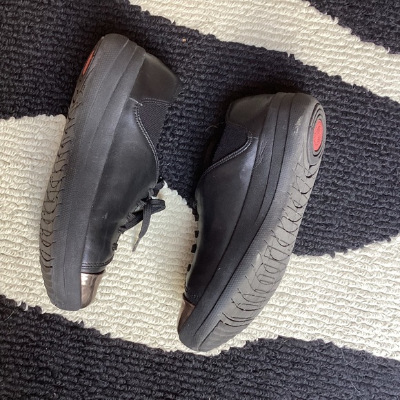 FITFLOP Sporty mirror-toe sneakers in soft black leather, Sz 6 - Picture 3 of 6